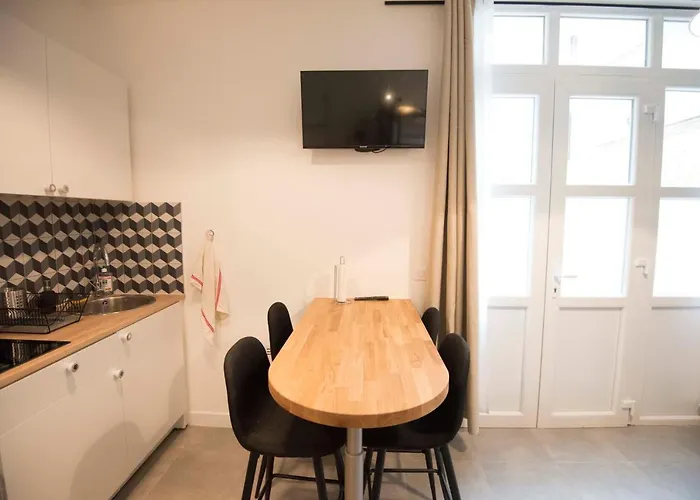 Apartment Functional Near Montmartre Paris